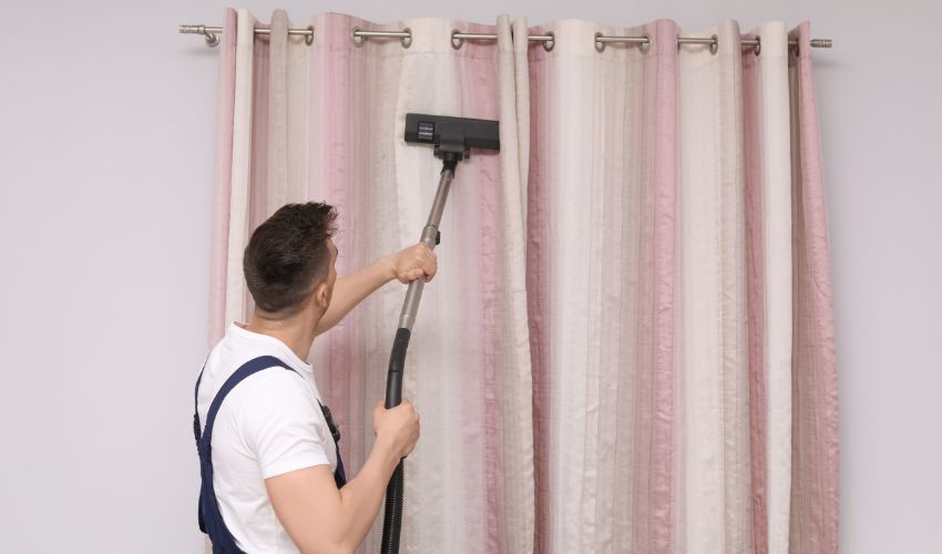 Clean curtain With a Vacuum