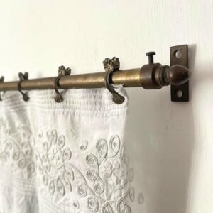 Curtain rod Dubai bracket and support detail