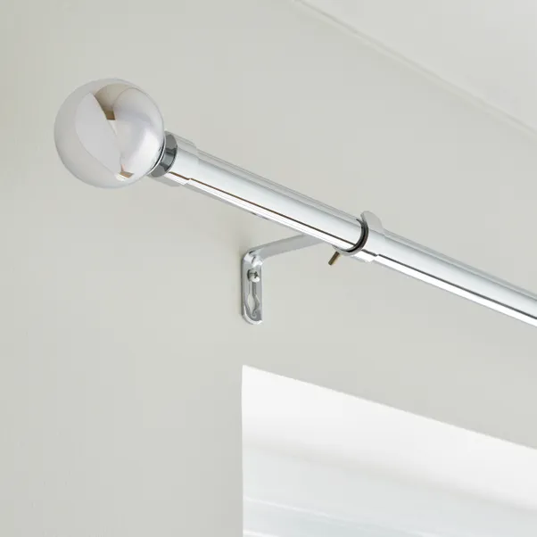 Globe Extendable Metal Eyelet Curtain Pole